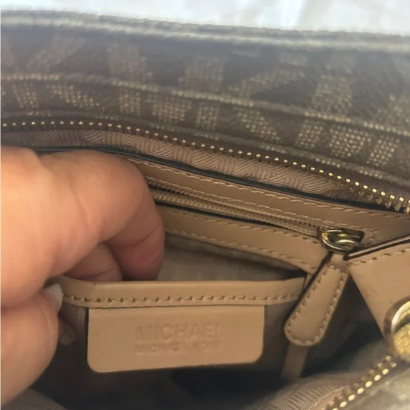 New Michael Kors Purse Jet Set Travel Messenger Signature Crossbody Handbag - Picture 7 of 12